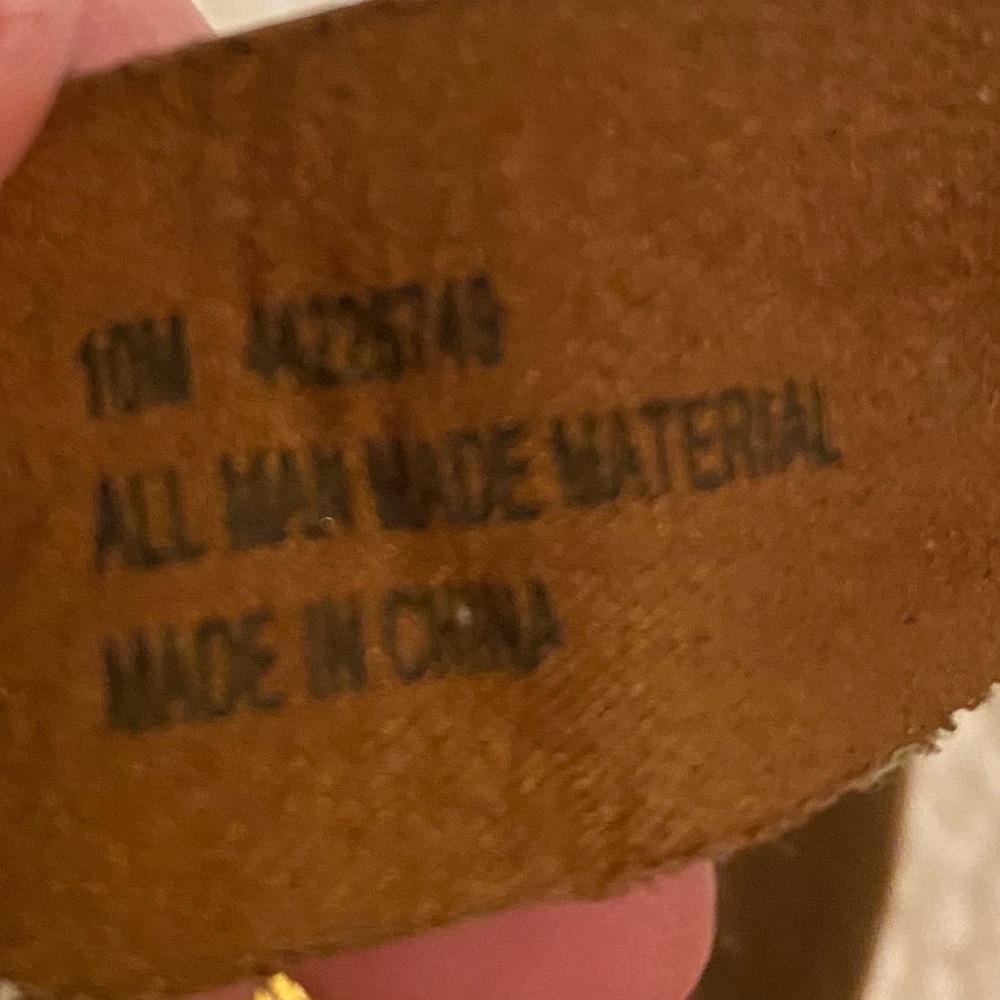 Women's Tan Sandals .  Size10  Comfort brand sandals,   In good condition. - Picture 7 of 7
